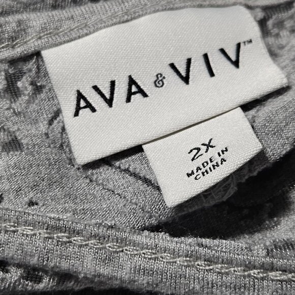 Ava & Viv Grey Embroidered Paisley Top Womens Plus Size 2X Short Sleeve Blouse - Picture 4 of 4